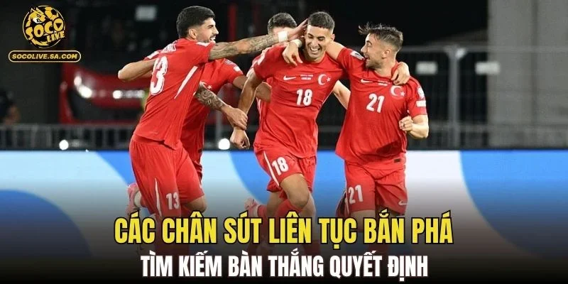 Các chân sút liên tục bắn phá tìm kiếm bàn thắng quyết định